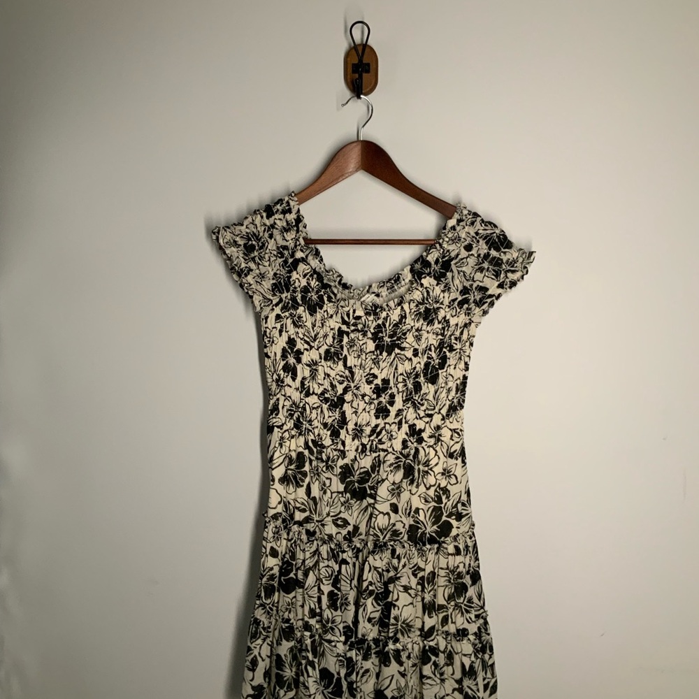 American Eagle Outfitters Black and Cream Flutter Sleeve Sundress